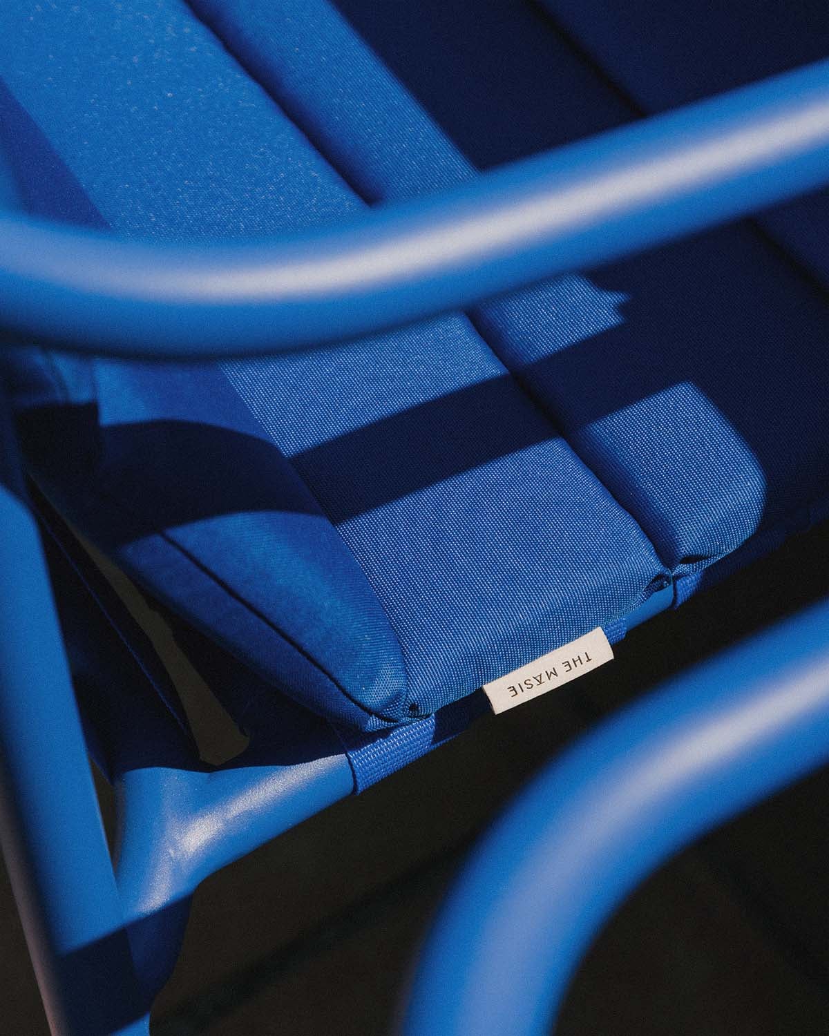 Set Tavolo Rettangolare Allungabile Ubel (225-330x100 cm) e 8 Sedie da Esterno Vinke con Braccioli in Metallo e Tessuto, immagine della galleria 7