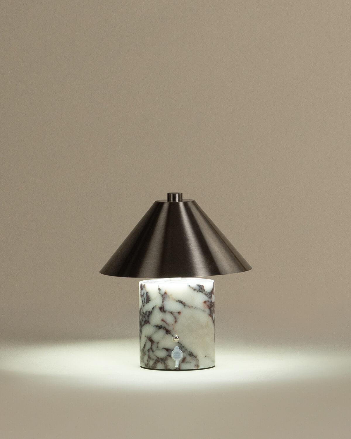 Lampada da Tavolo a LED Wireless in Marmo e Metallo Obely, immagine della galleria 6