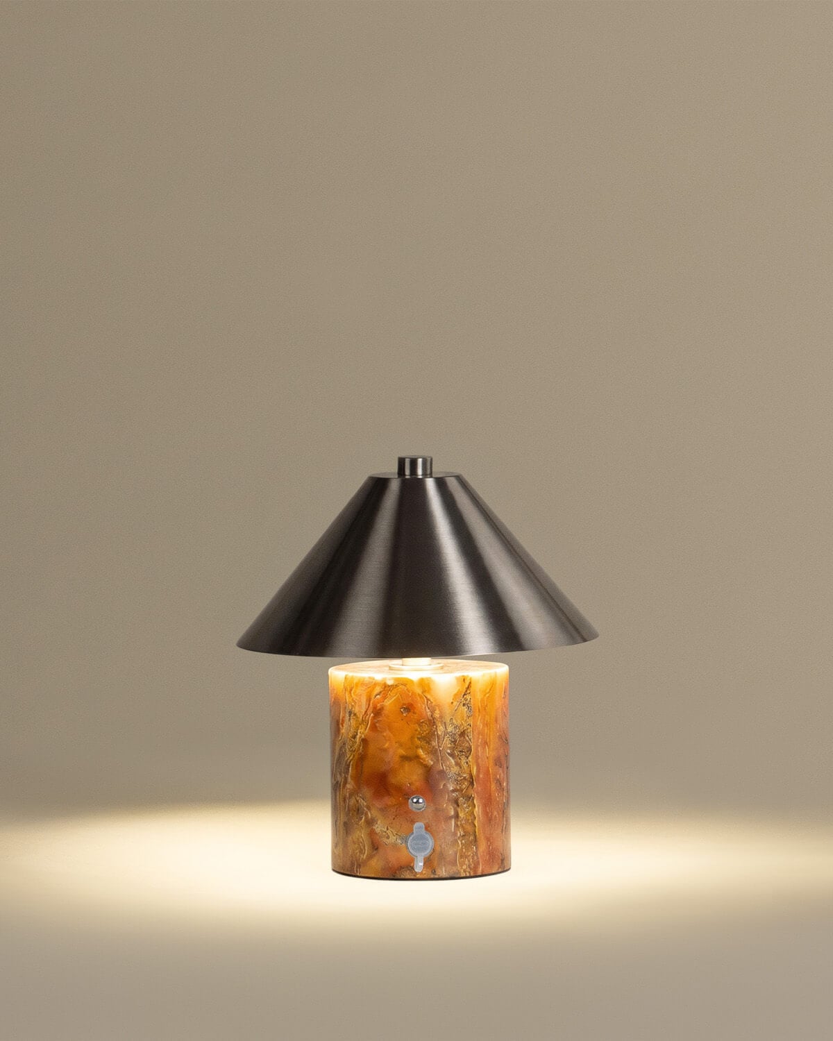 Lampada da Tavolo a LED Wireless in Marmo e Metallo Obely, immagine della galleria 2