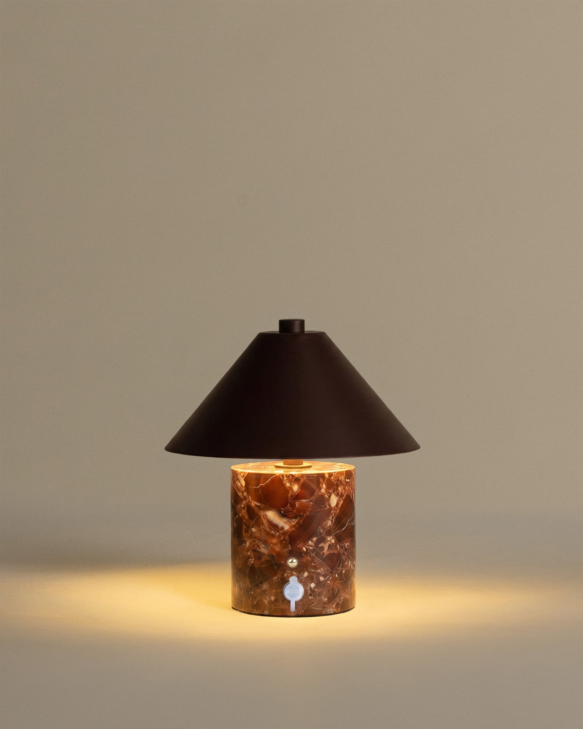 Lampada da Tavolo LED senza Fili per Esterni in Marmo e Metallo Obely, immagine della galleria 6