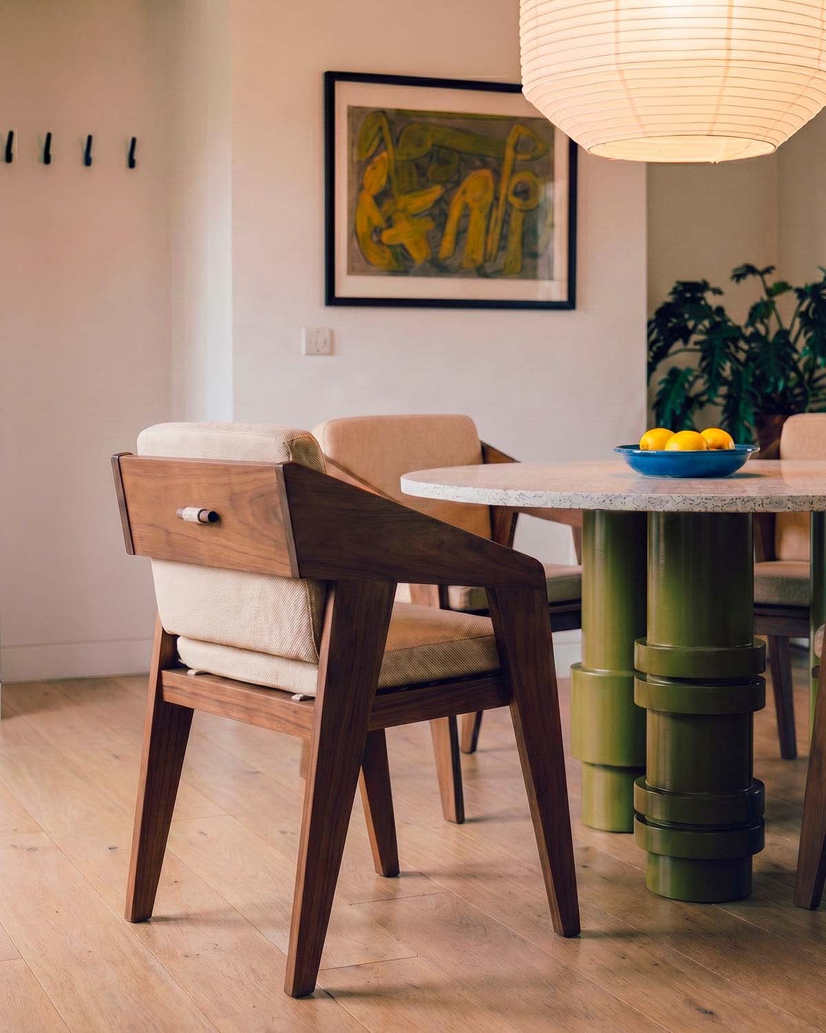Sedia da Pranzo in Legno di Acacia con Braccioli Tanon, immagine della galleria 2
