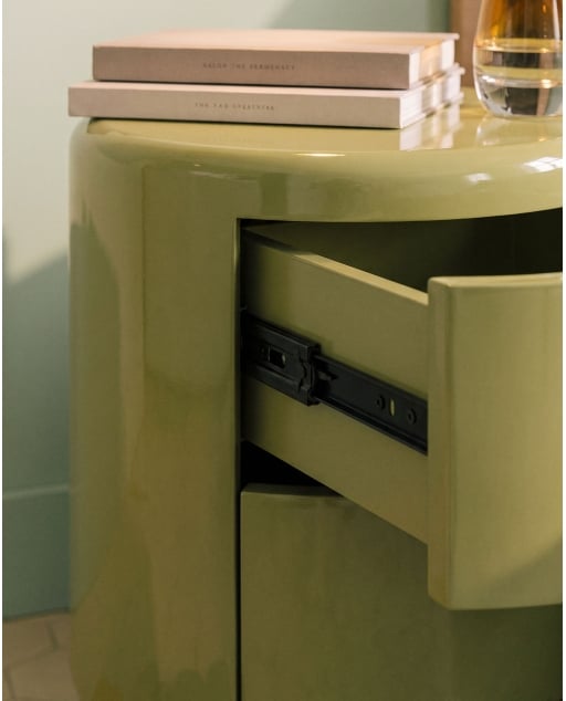Tavolino ovale con 2 cassetti 45x40 cm in legno Oyku