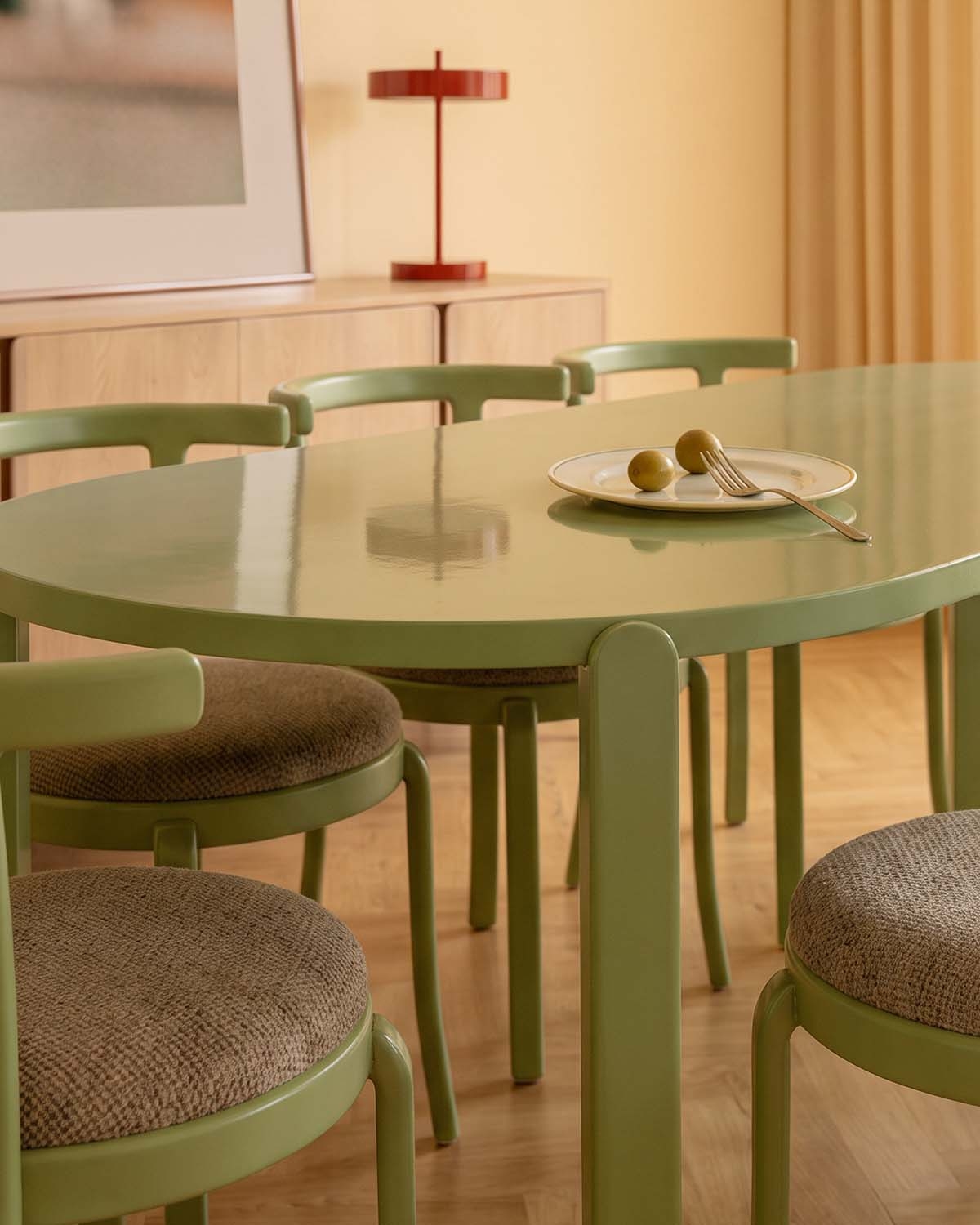 Set da pranzo ovale 190x95 cm e 8 sedie in legno e metallo Biterit, immagine della galleria 3
