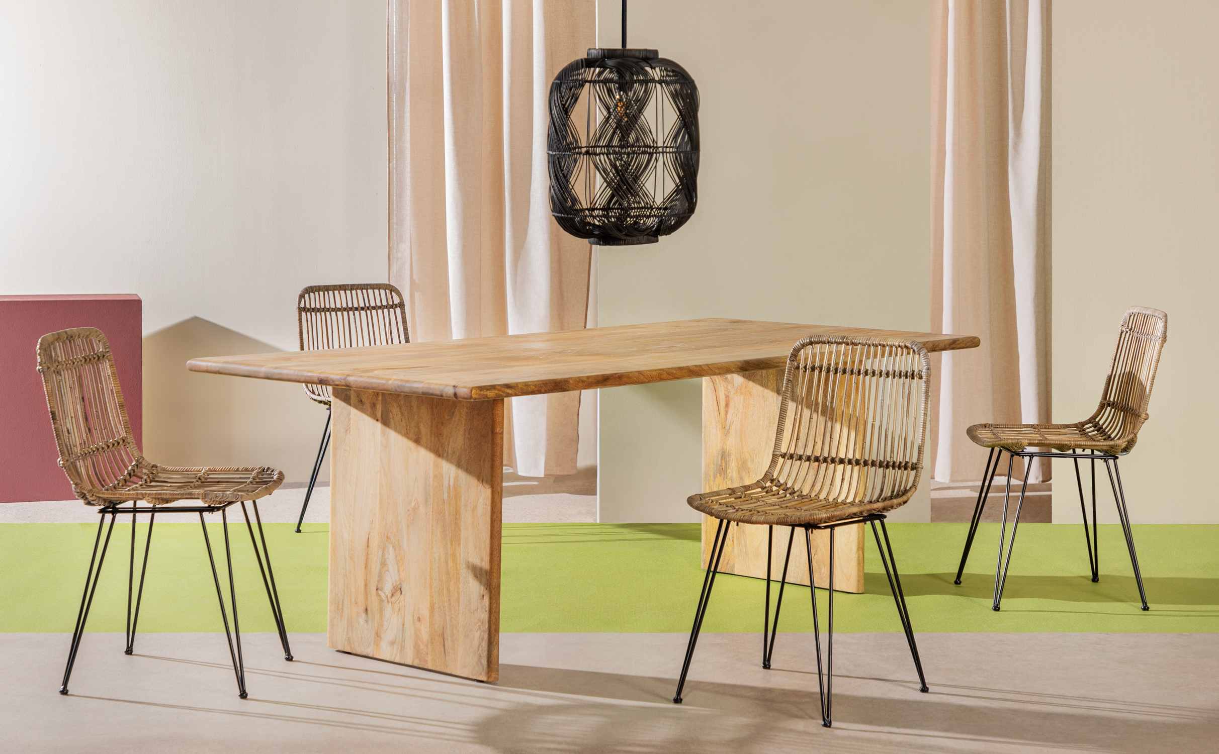 Conjunto de Mesa Retangular em Madeira Waime e 4 Cadeiras em Vime ...