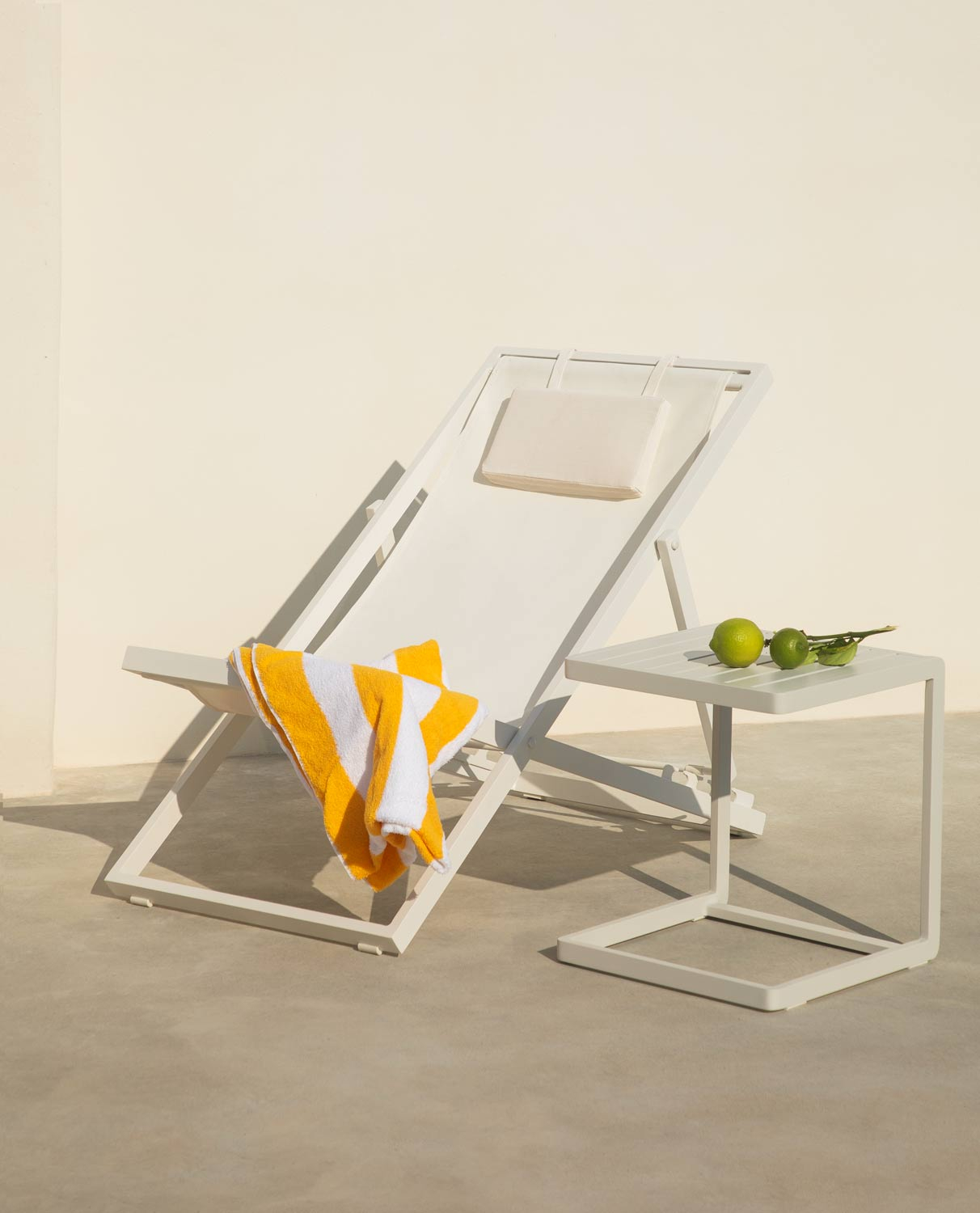 Cadeira Reclinável Rilas e Mesa de Apoio em Alumínio Kreta, imagem de galeria 2