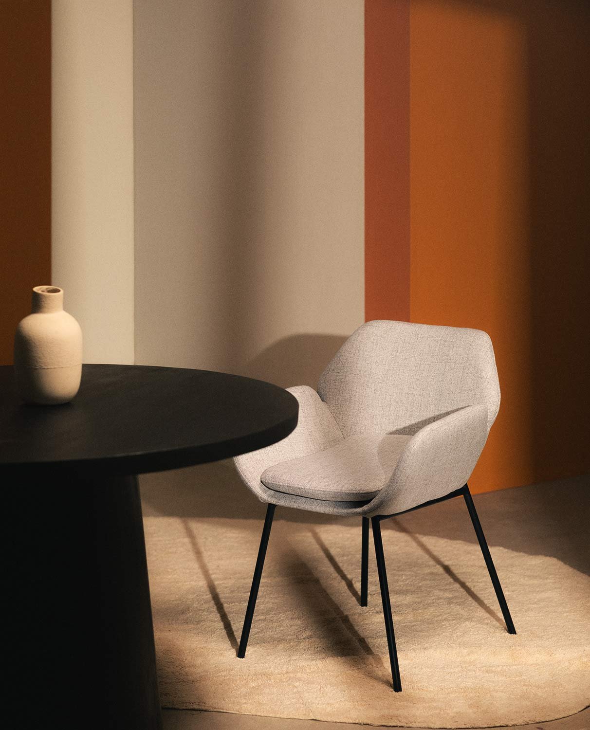 Cadeira de Jantar com Apoio de Braços em Metal e Tecido Eider, imagem de galeria 2