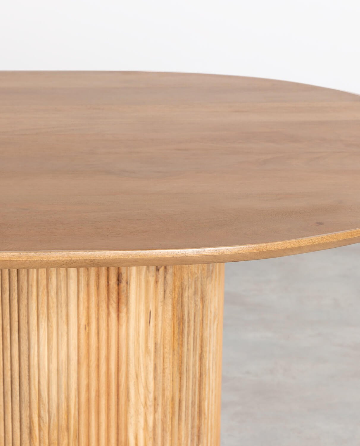 Conjunto de Mesa de Jantar Oval em Madeira de Manga Viena e 4 Cadeiras em Madeira e Corda Vilno, imagem de galeria 2