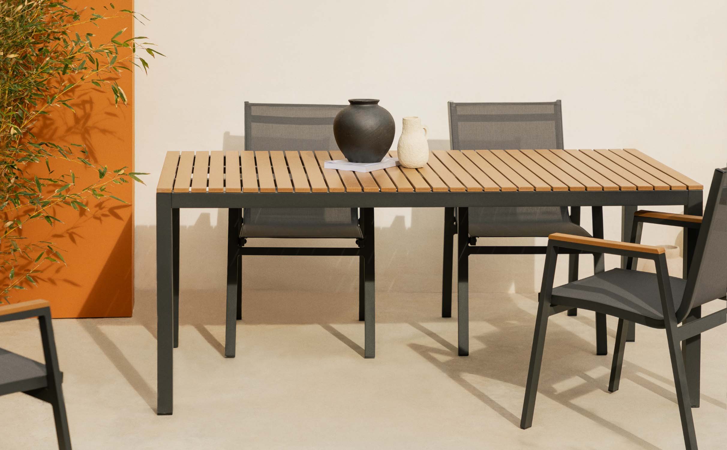 Conjunto de Mesa em Alumínio e 6 Cadeiras de Exterior Korce , imagem de galeria 1