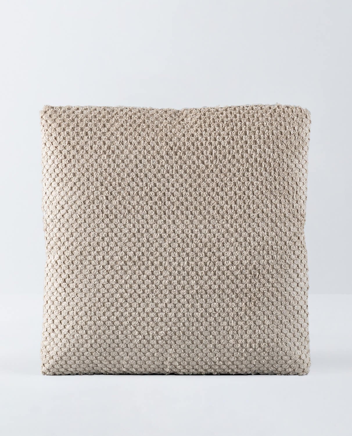 Almofada Quadrada de Tecido (43x43 cm) Pompons, imagem de galeria 2