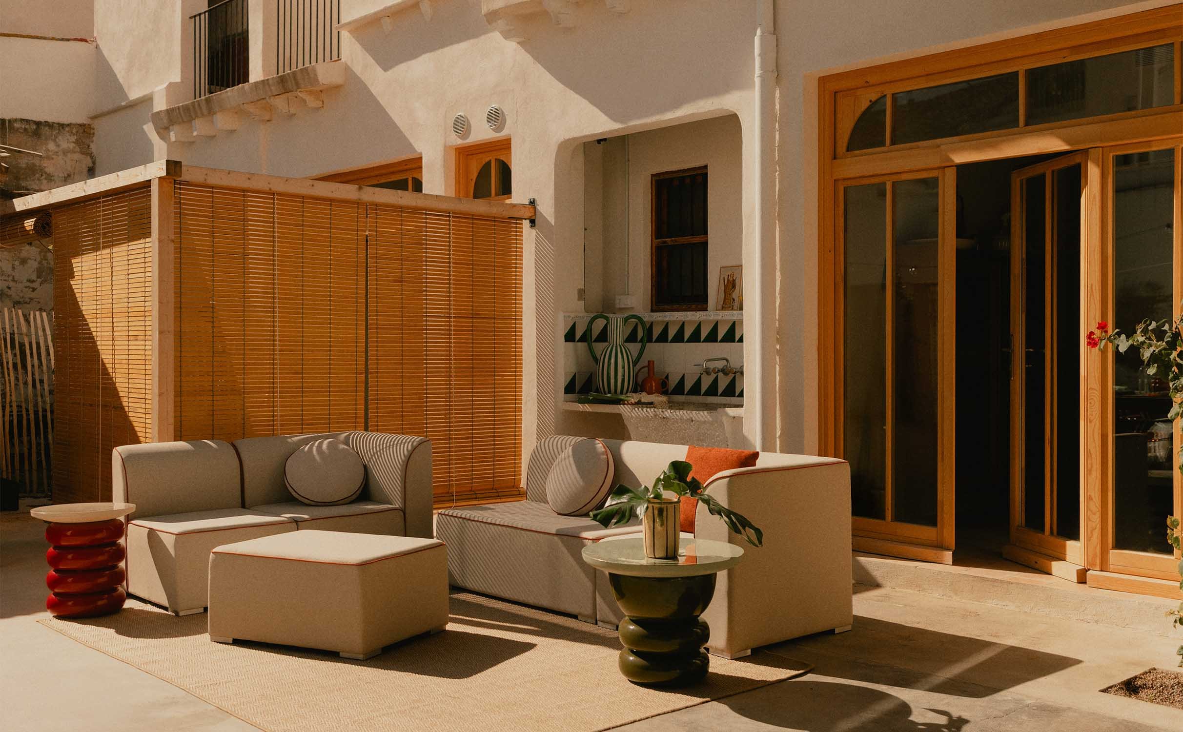 Sofá de Jardim Modular de Canto de 4 Peças com Sofá de 2 Lugares e Poltrona com Puff em Tecido Lagos, imagem de galeria 1
