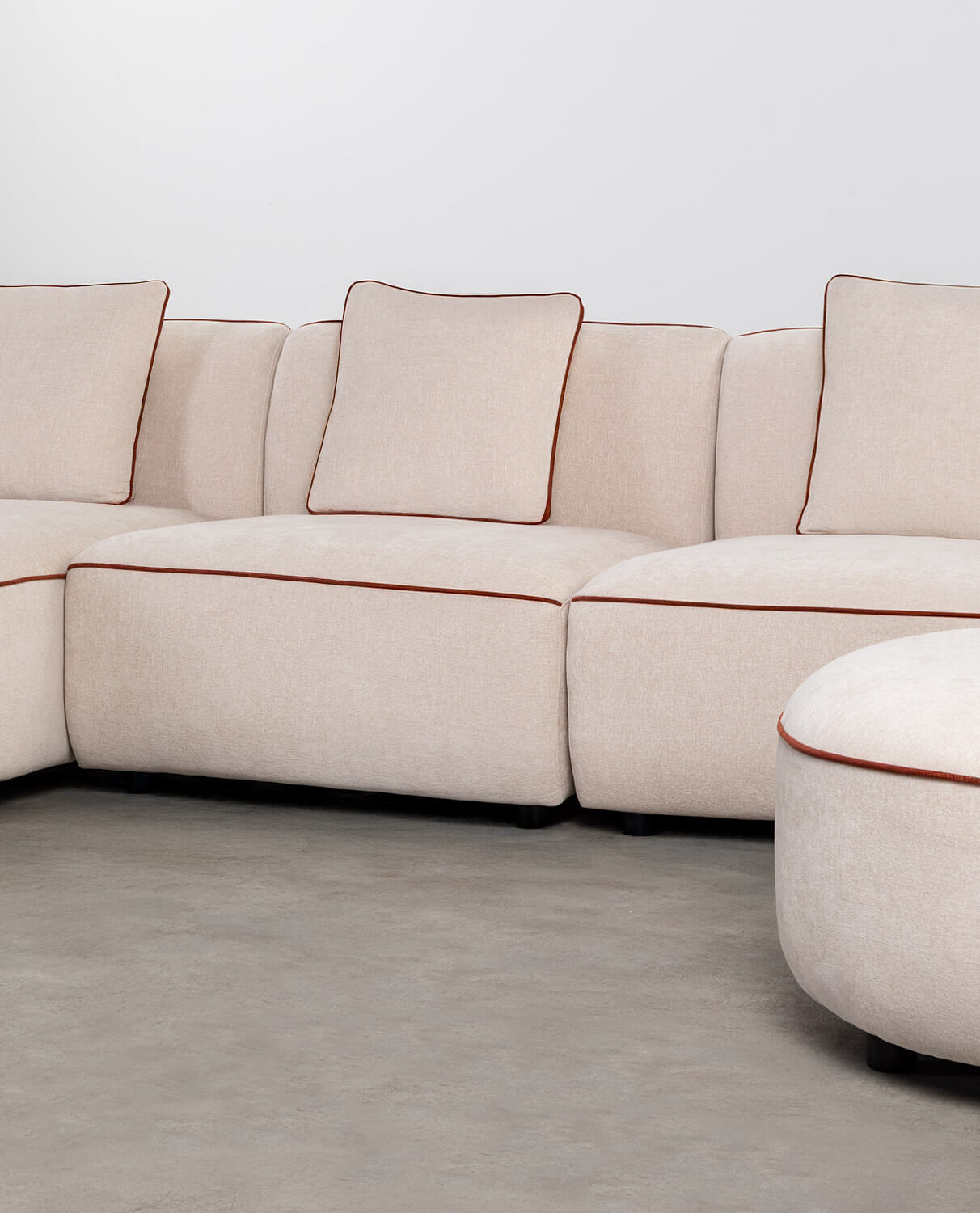Sofá Chaise Longue Modular de 3 Peças com 2 Poltronas e Pufe Redondo em Tecido Ilham, imagem de galeria 2