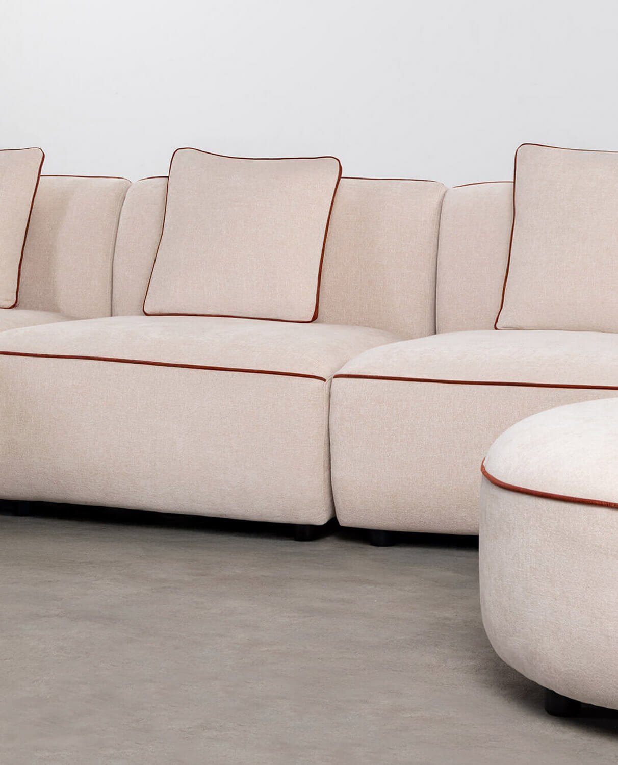 Sofá Modular 5 Peças com 2 Pufes Redondos em Tecido Ilham , imagem de galeria 2