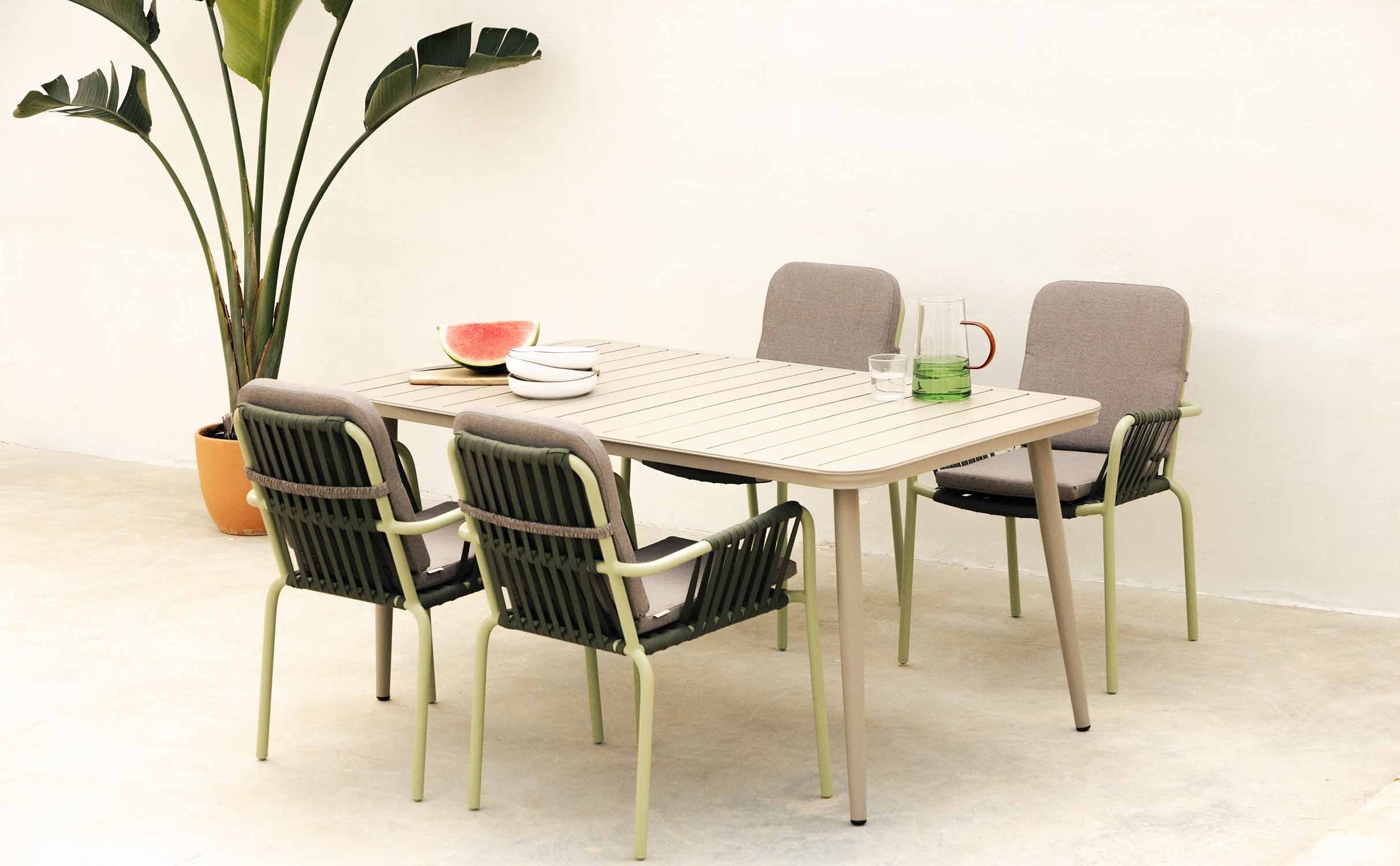 Conjunto de Mesa Retangular de Alumínio Cancun e 4 Cadeiras para Área Externa Drian, imagem de galeria 1