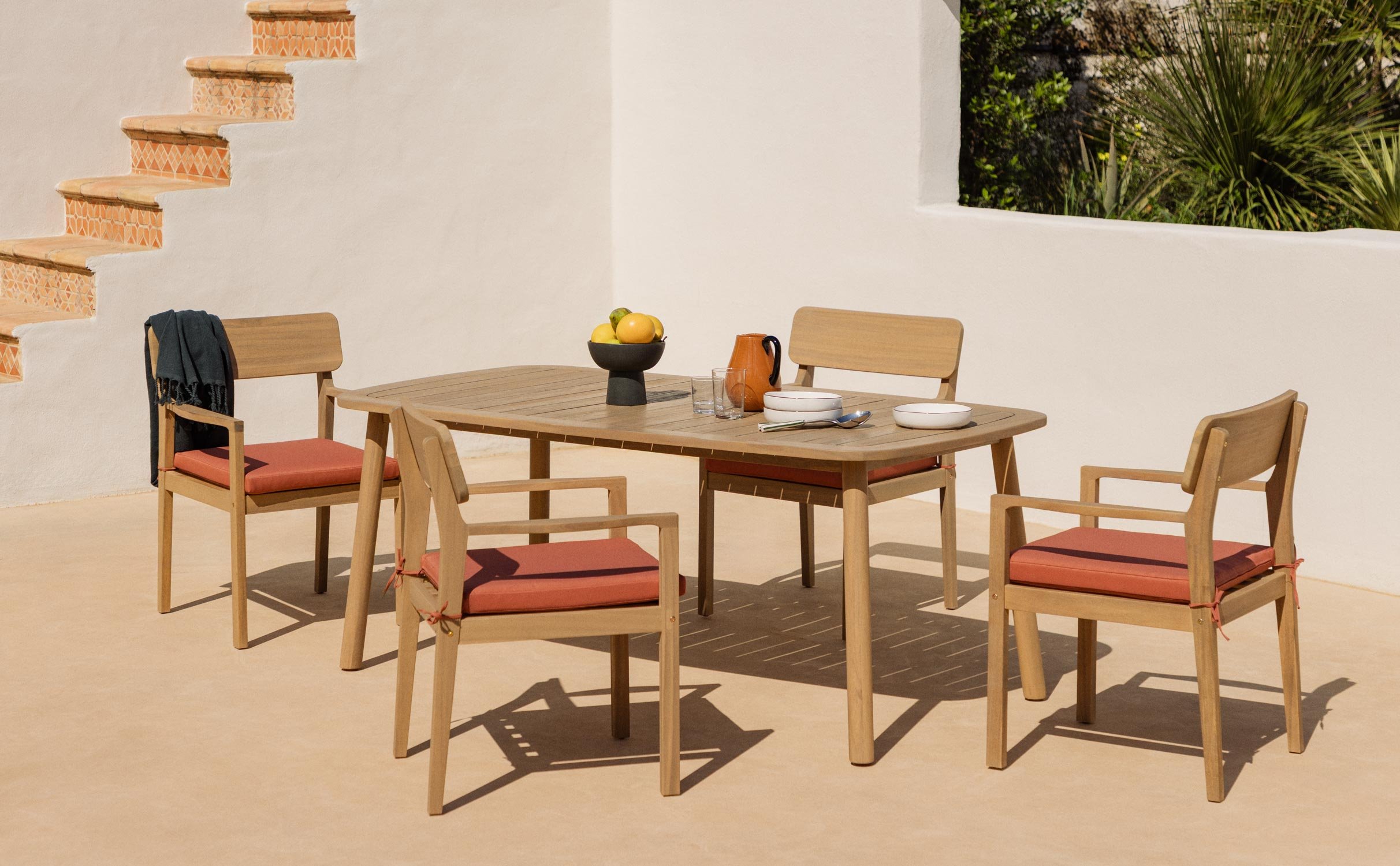 Conjunto de Mesa Retangular de Jardim (180x100 cm) em Madeira de Acácia e 4 Cadeiras com Braços Marla, imagem de galeria 1