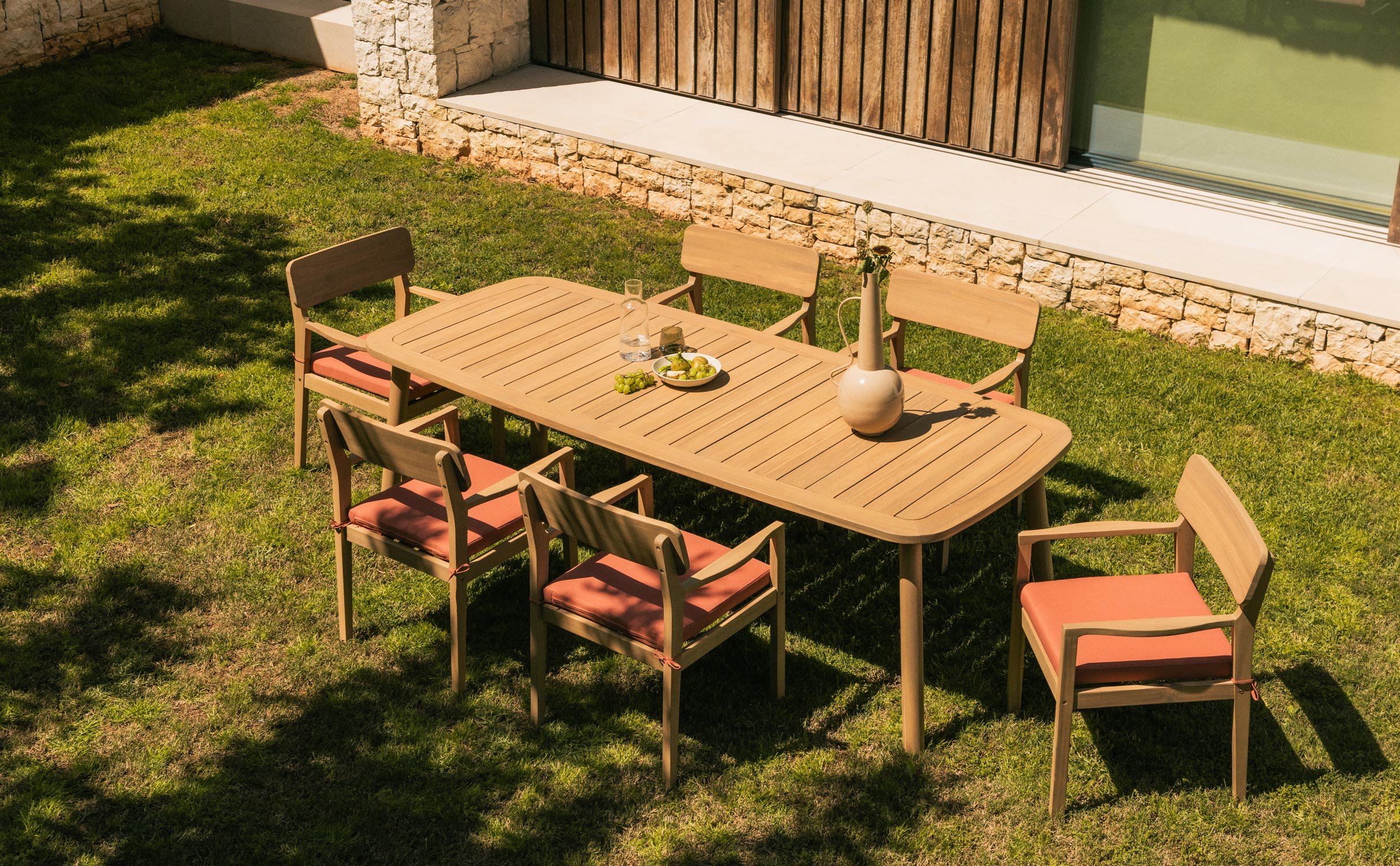 Mesa de jardim Retangular (240x100 cm) de Madeira de Acácia e 6 Cadeiras com Braços Marla, imagem de galeria 1