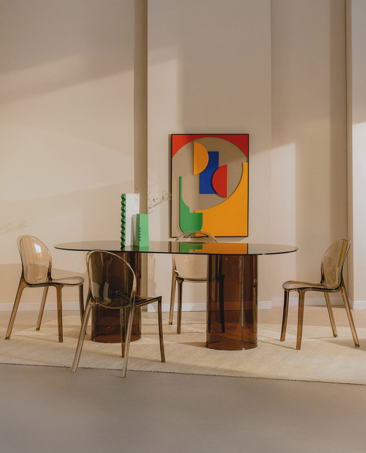Conjunto de Mesa de Jantar Oval de Vidro Curvo Kolu e 4 Cadeiras de Policarbonato Imatra , imagem de galeria 2