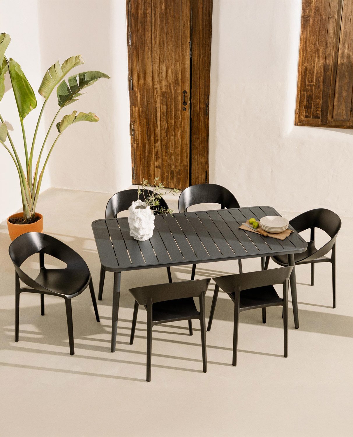 Conjunto de Mesa Retangular de Alumínio Cancun e 6 Cadeiras de Polipropileno para Área Externa Lara, imagem de galeria 2