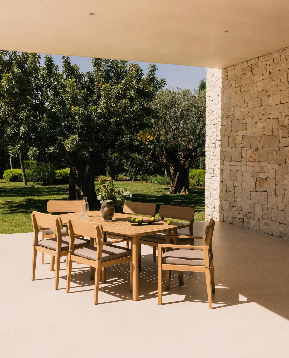 Conjunto de Mesa Retangular (180x100 cm) e 6 Cadeiras em Madeira de Acácia com Braços de Exterior Marla, imagem de galeria 2