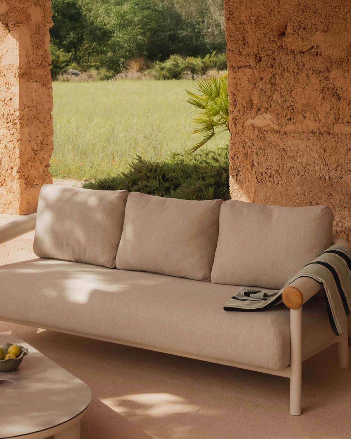 Sofá de Jardim de 3 Lugares em Alumínio com Almofadas Cheryl, imagem de galeria 2