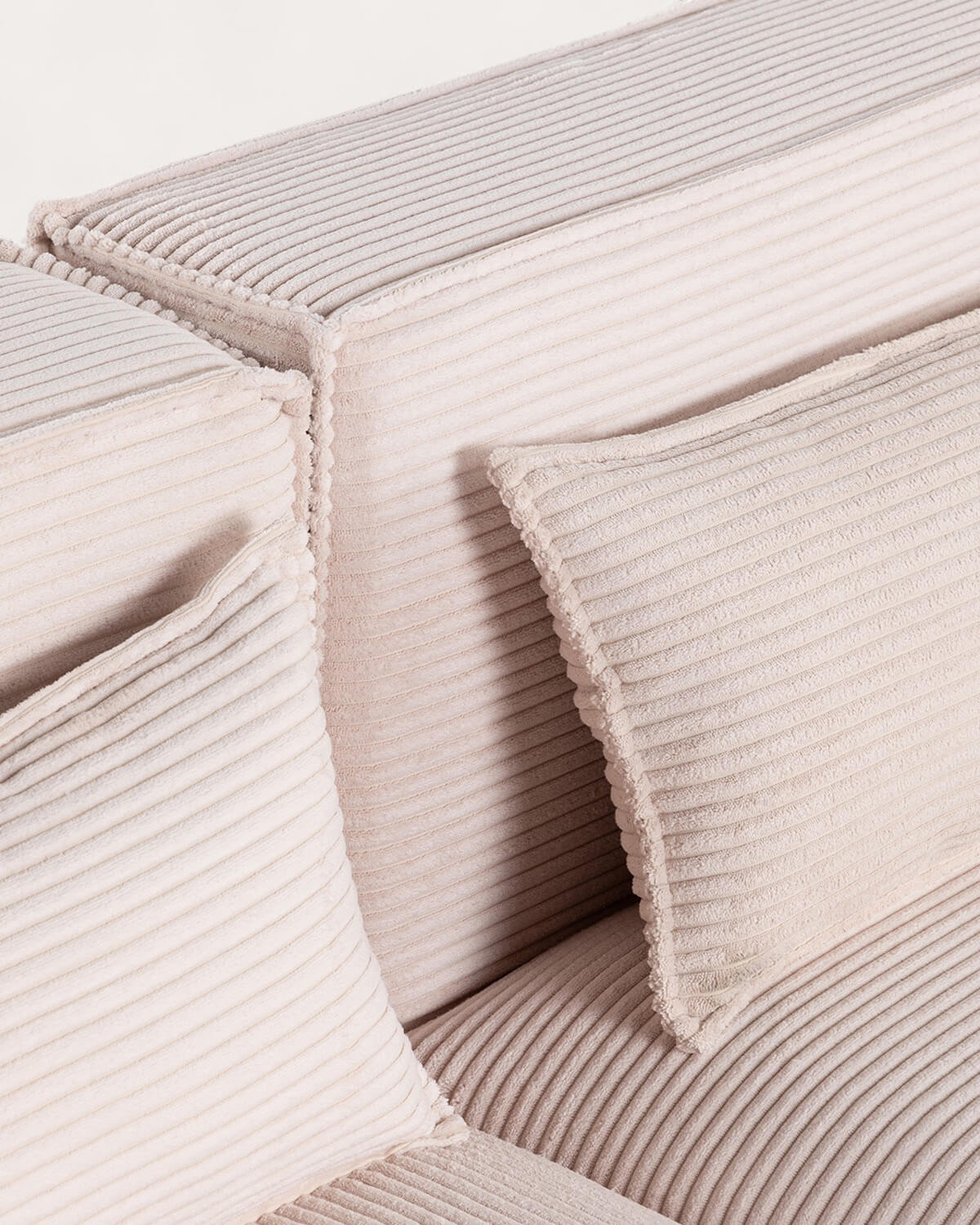 Sofá Modular de 4 Peças com 2 Cadeirões de Canto e Puff em Bombazine Kilhe , imagem de galeria 6