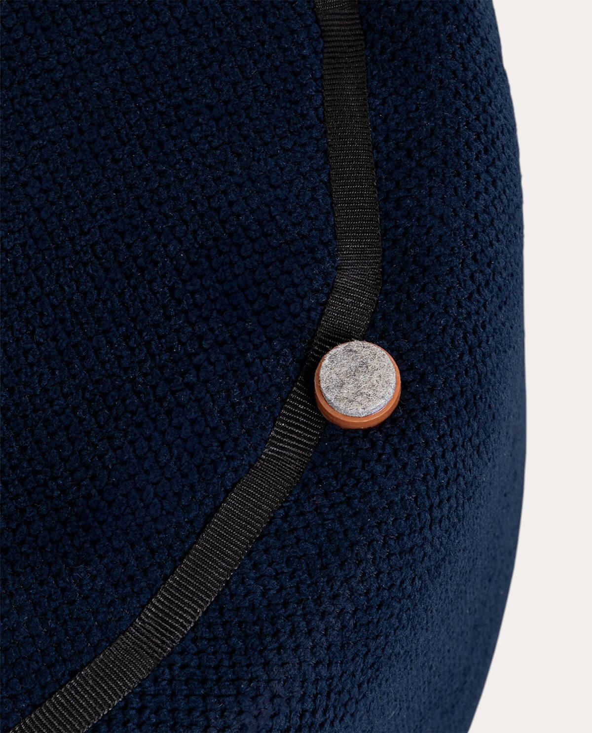 Puff Redondo com Almofada Amovível em Tecido Aixa, imagem de galeria 9