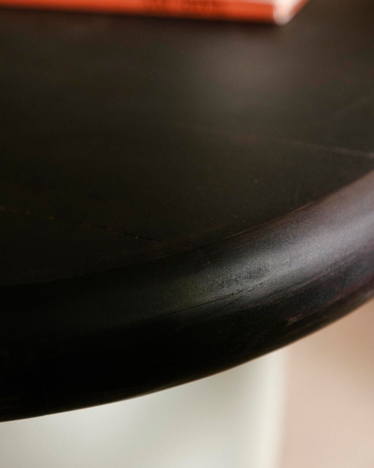 Mesa Lateral Oval em Madeira de Acácia e Metal (59x58 cm) Brezo, imagem de galeria 3