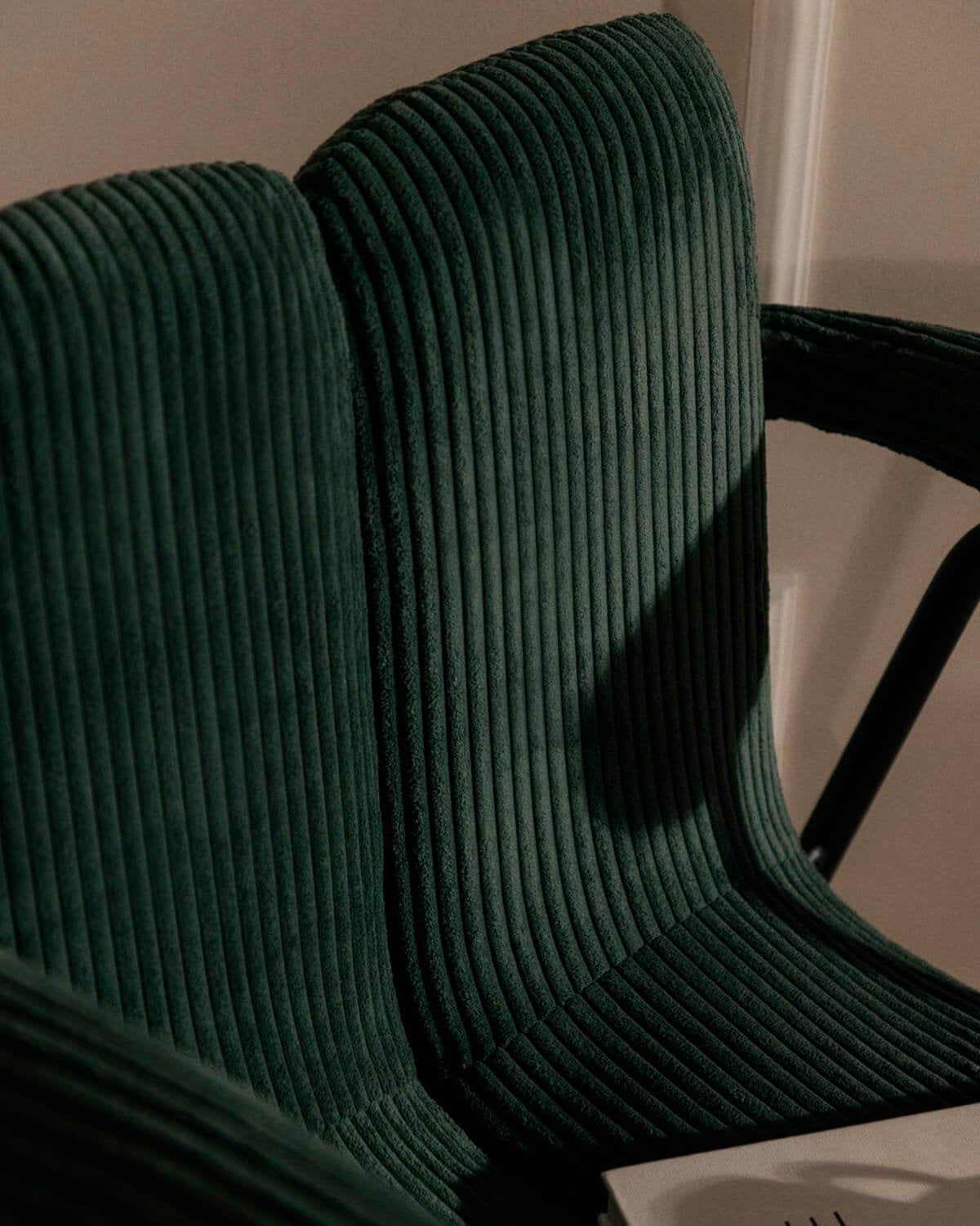 Pack 2 Poltronas Grossas de Veludo e Metal Elles, imagem de galeria 3