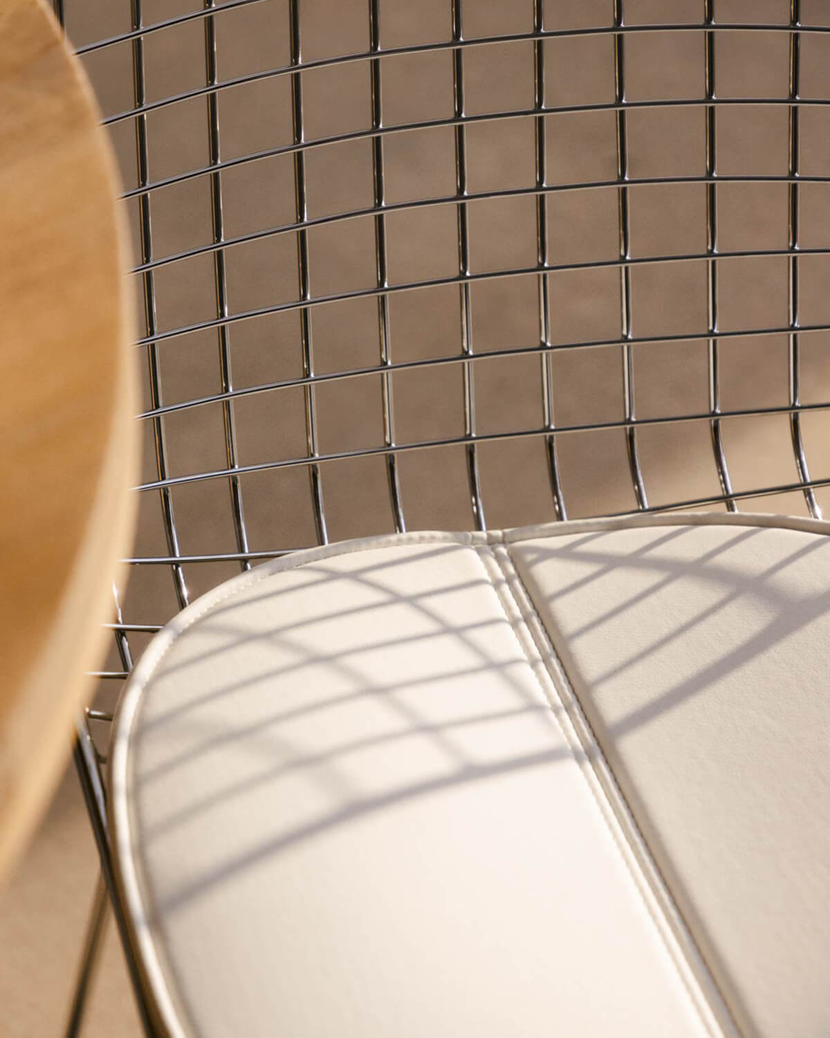 Cadeira de Jantar de Metal com Encosto Alto Aras , imagem de galeria 3