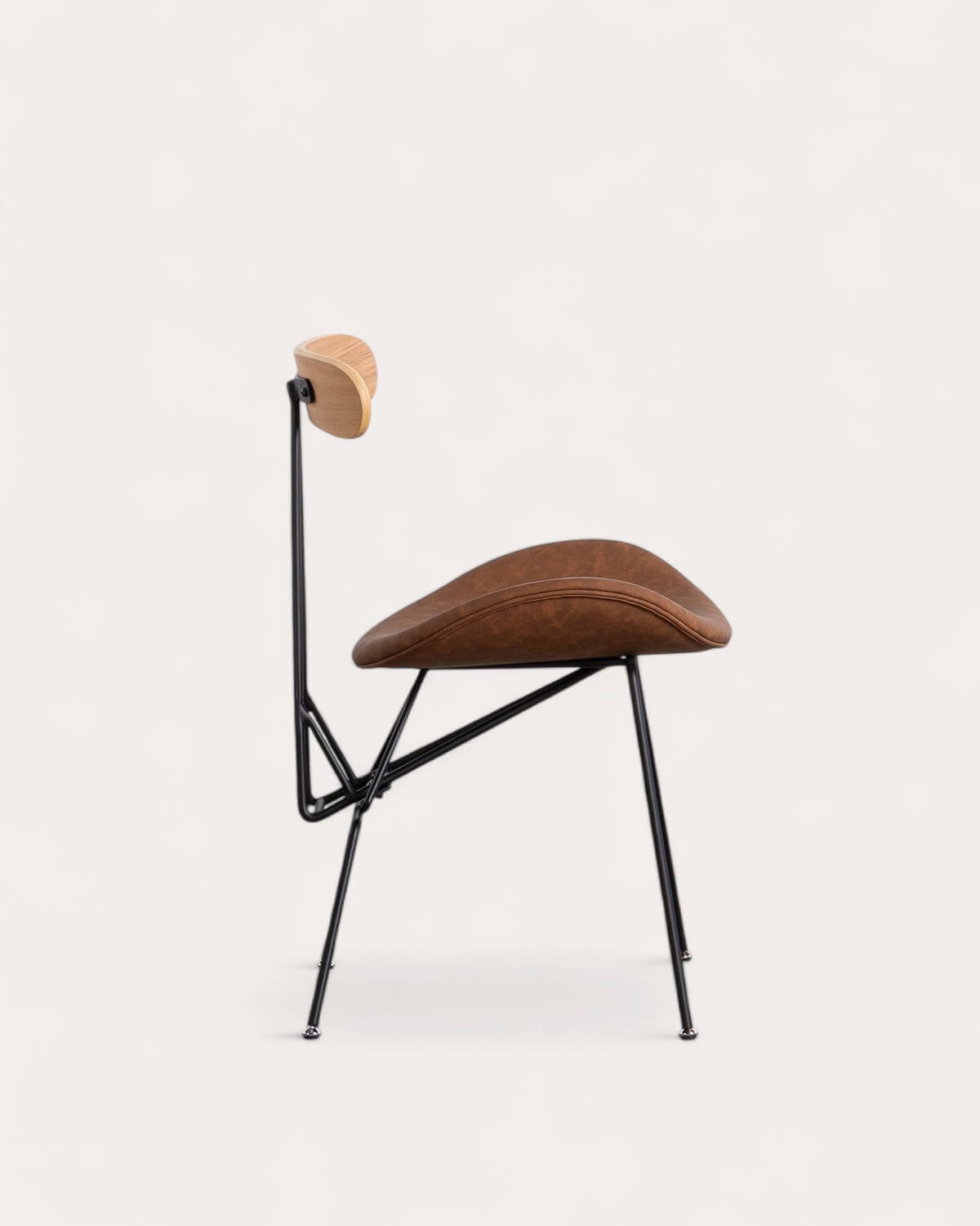 Cadeira de Jantar Brunela em Pele Sintética e Madeira, imagem de galeria 4