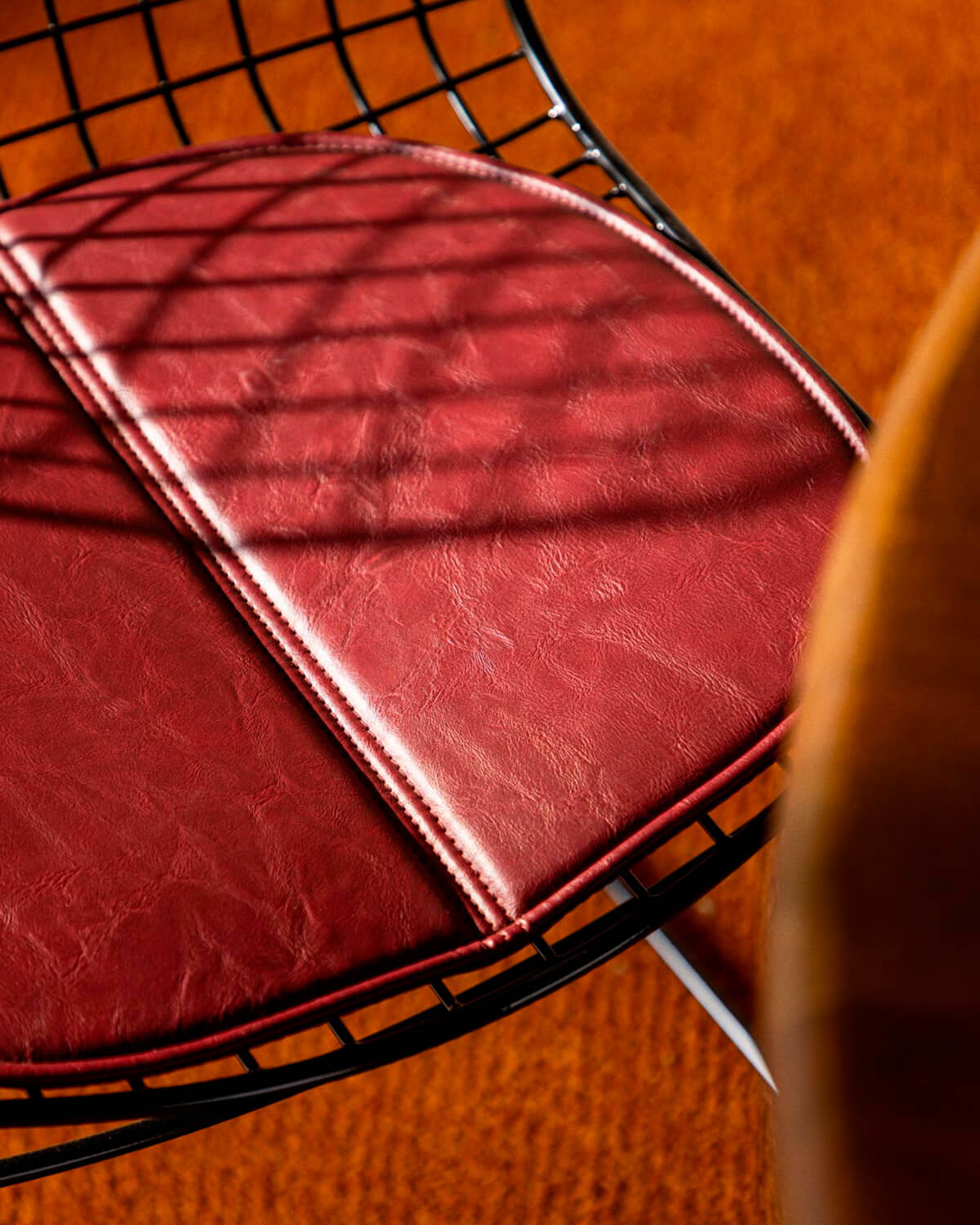 Cadeira de Jantar de Metal Aras com Encosto Baixo , imagem de galeria 3