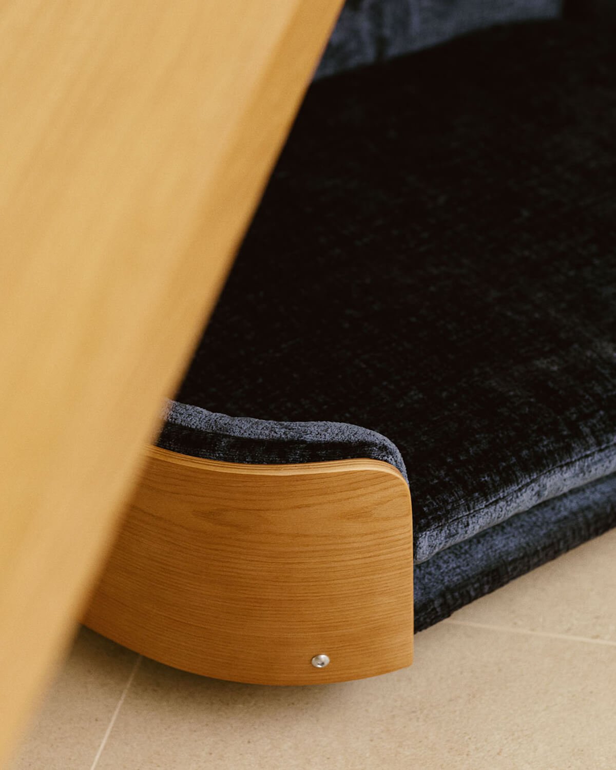 Cama Oval em Madeira para Cães e Gatos Ueias, imagem de galeria 3