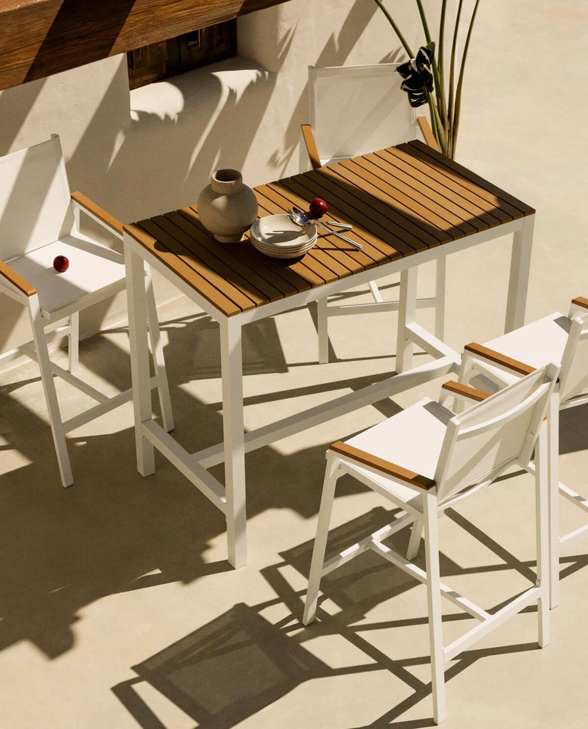 Conjunto de Mesa Alta (130x70 cm) e 4 Bancos Altos de Alumínio para Exterior Korce, imagem de galeria 2