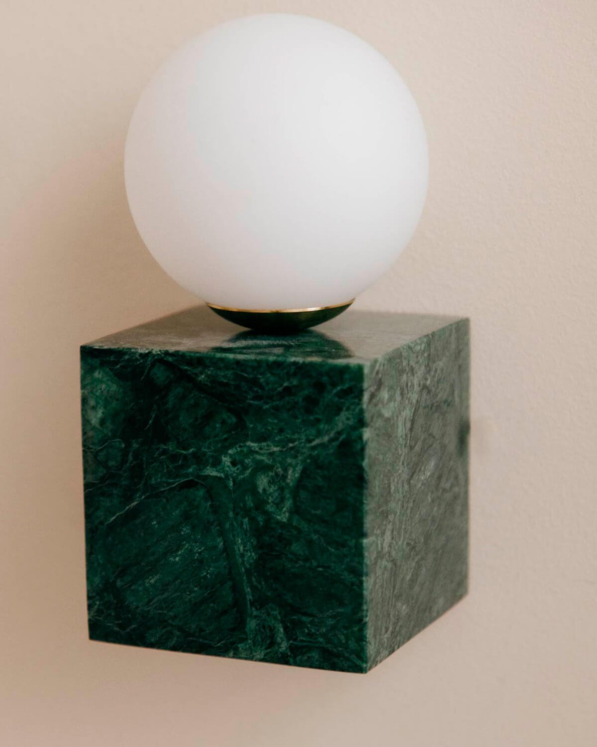 Aplique de Parede em Cubo de Mármore Lunas , imagem de galeria 3