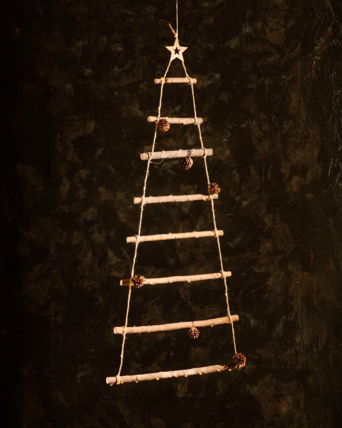 Árvore de Natal com Luzes LED em Madeira 110 cm Pin, imagem de galeria 2