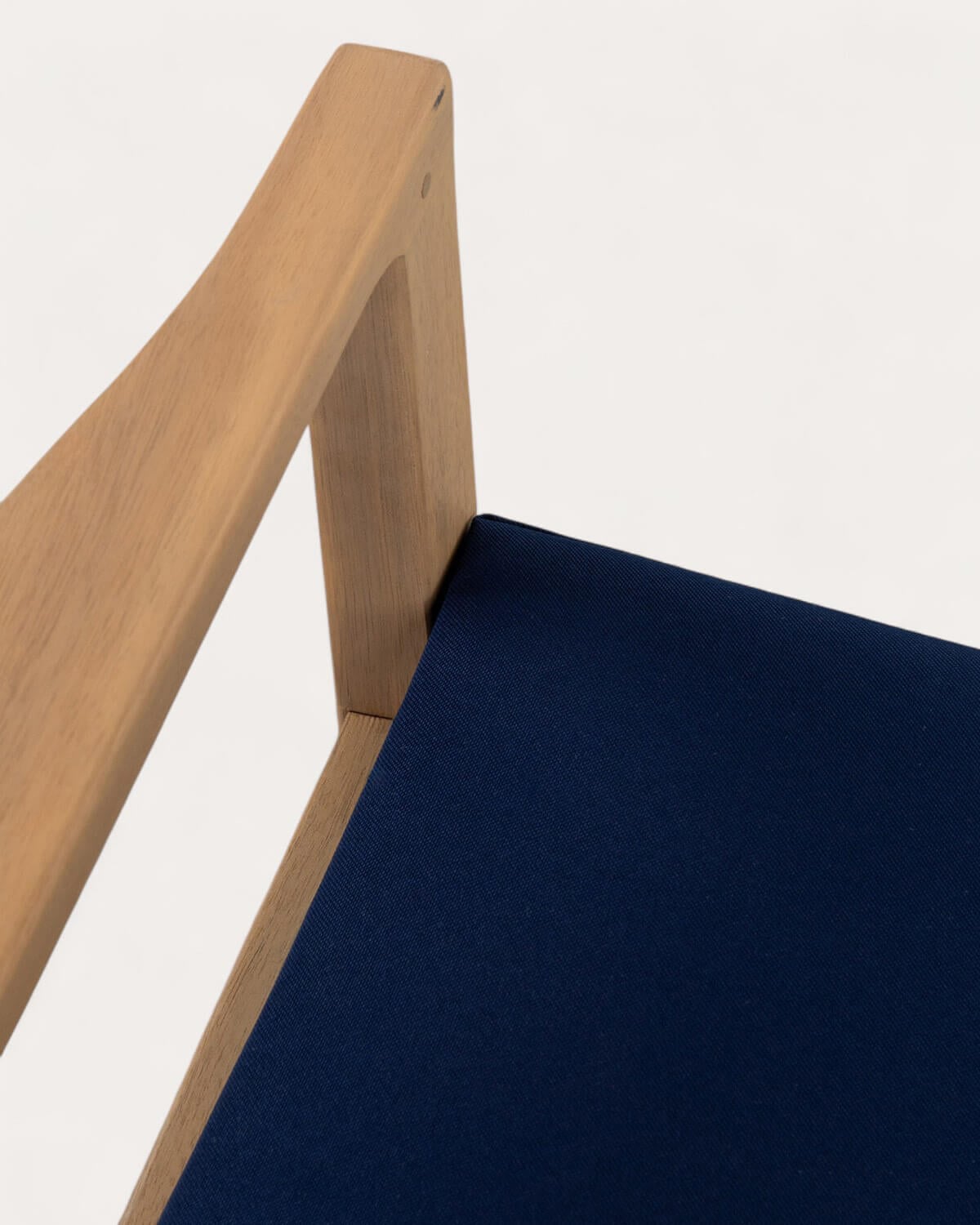 Conjunto com mesa retangular 180x100 cm e 6 cadeiras de exterior com apoios de braços em madeira de acácia Mirla, imagem de galeria 7