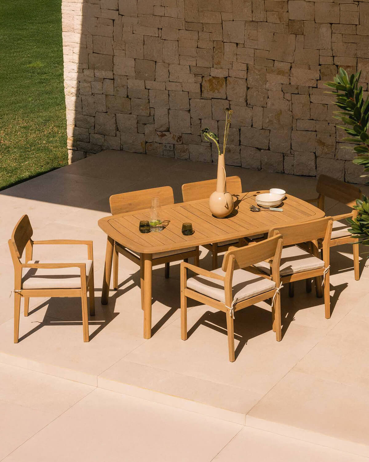 Conjunto de Mesa Retangular (180x100 cm) e 6 Cadeiras em Madeira de Acácia com Braços de Exterior Marla, imagem de galeria 2