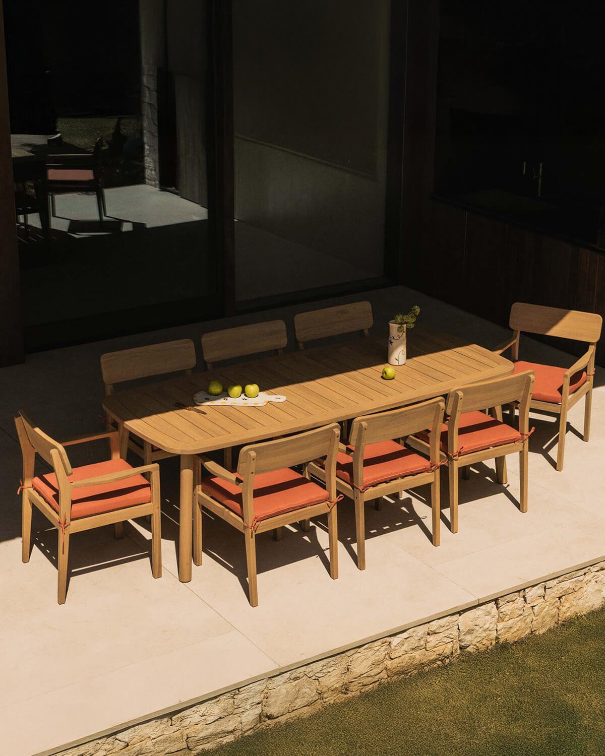 Mesa de Jardim Retangular de Madeira de Acácia (240x100 cm) e 8 Cadeiras com Braços de Exterior Marla, imagem de galeria 2