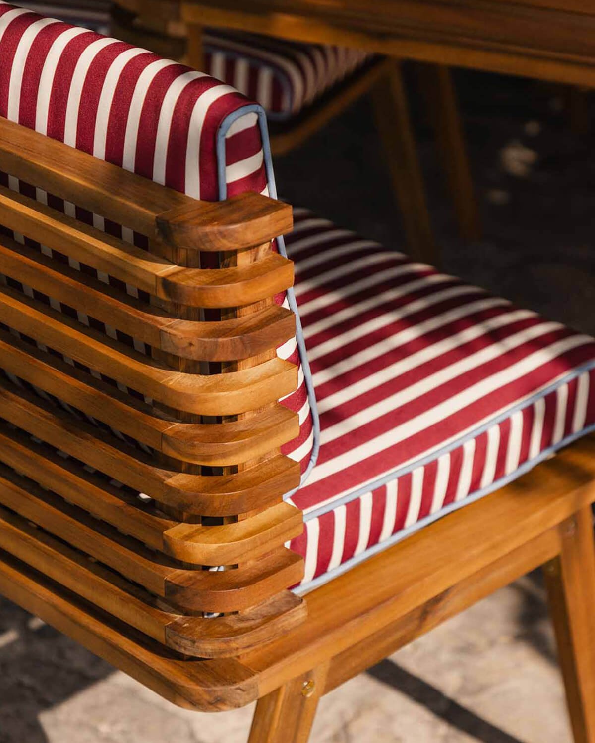 Conjunto de Mesa Retangular (180x90 cm) e 6 Cadeiras em Madeira de Acácia e Tecido para Exterior Hazan, imagem de galeria 6