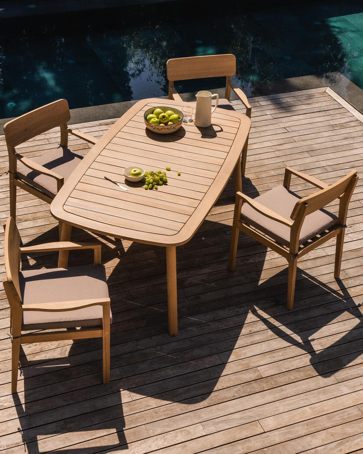 Conjunto de Mesa Retangular (180x100 cm) em Madeira de Acácia e 4 Cadeiras com Braços de Exterior Mirla, imagem de galeria 2