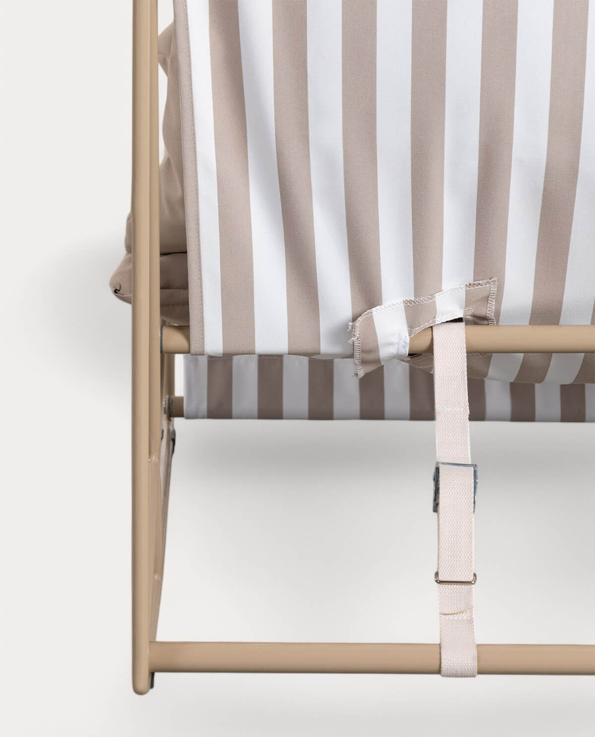 Cadeirão em Metal e Assento em Tecido Carpa, imagem de galeria 8