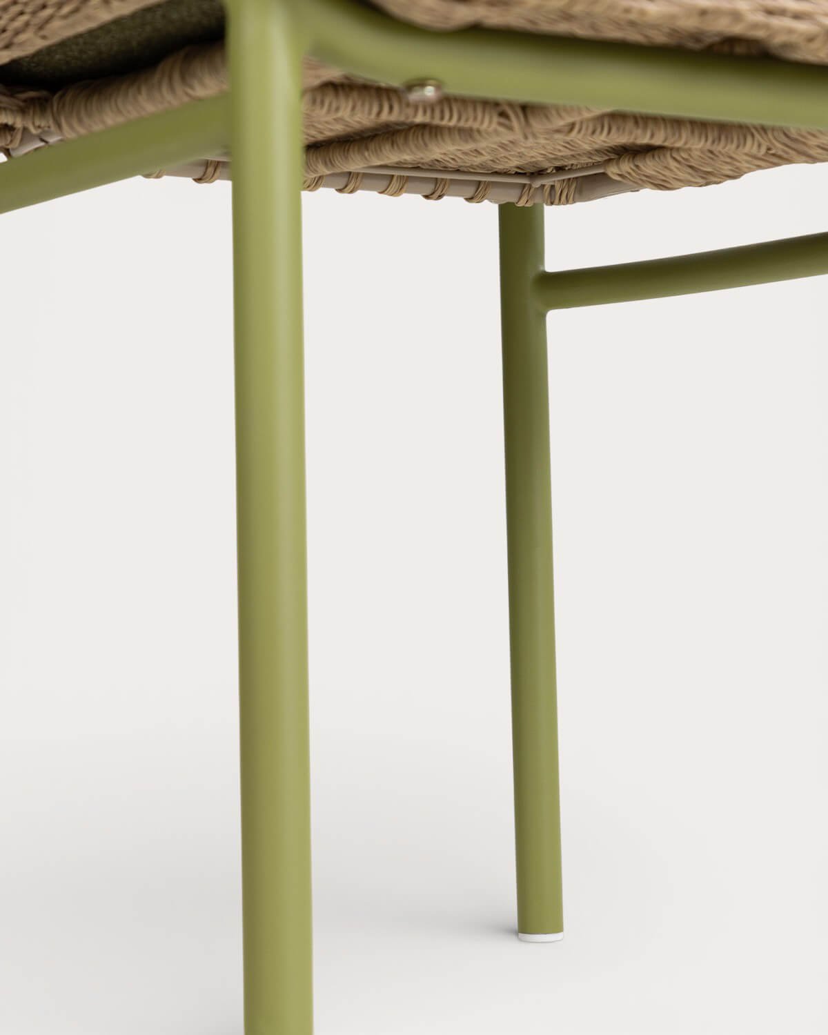 Conjunto de Mesa Retangular (240x110 cm) e 8 Cadeiras de Madeira de Acácia e Metal para Área Externa Caitlyn, imagem de galeria 6