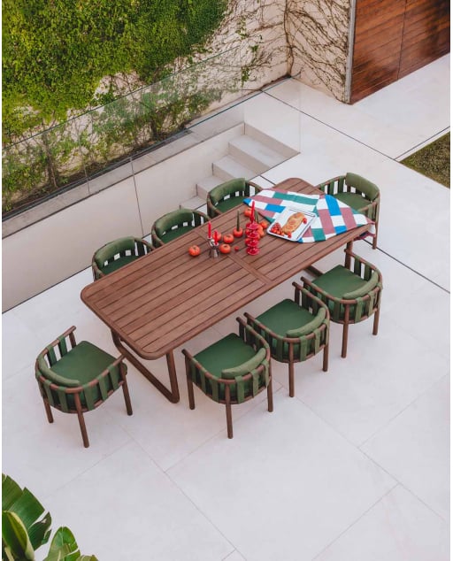 Conjunto de Mesa Retangular (240x100 cm) e 8 Cadeiras em Madeira de Eucalipto e Tecido para Exterior Edvard