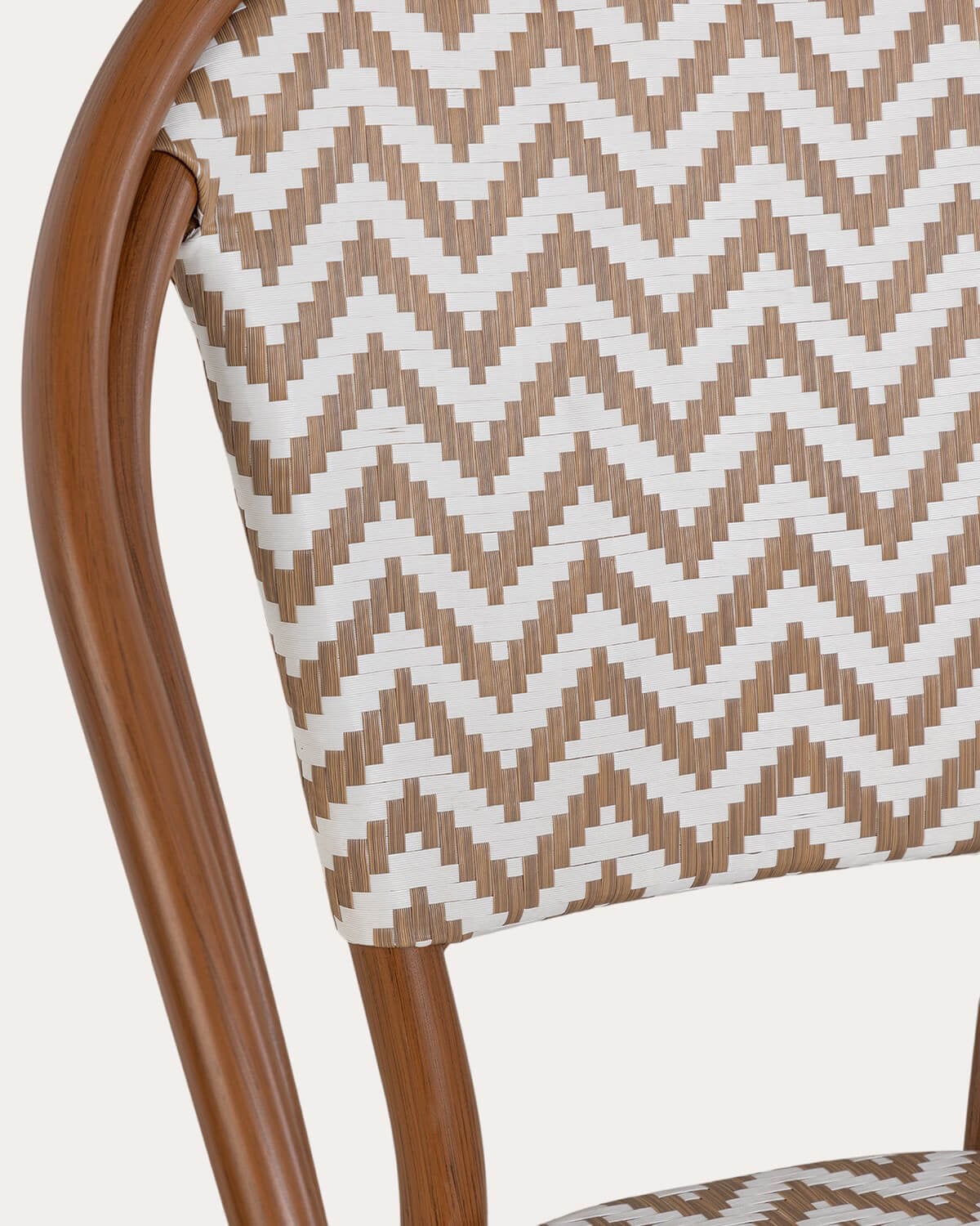 Conjunto de Mesa Redonda (Ø60 cm) e 2 Cadeiras de Exterior em Metal e Rattan Sintético Yona Bistro, imagem de galeria 8