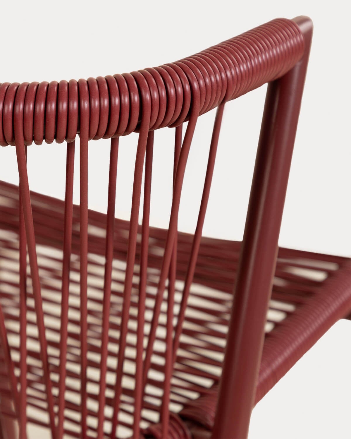 Conjunto de Mesa Oval (105x55 cm) e 2 Cadeiras Empilháveis em Metal e Rattan Sintético para uso Externo Paolo, imagem de galeria 11