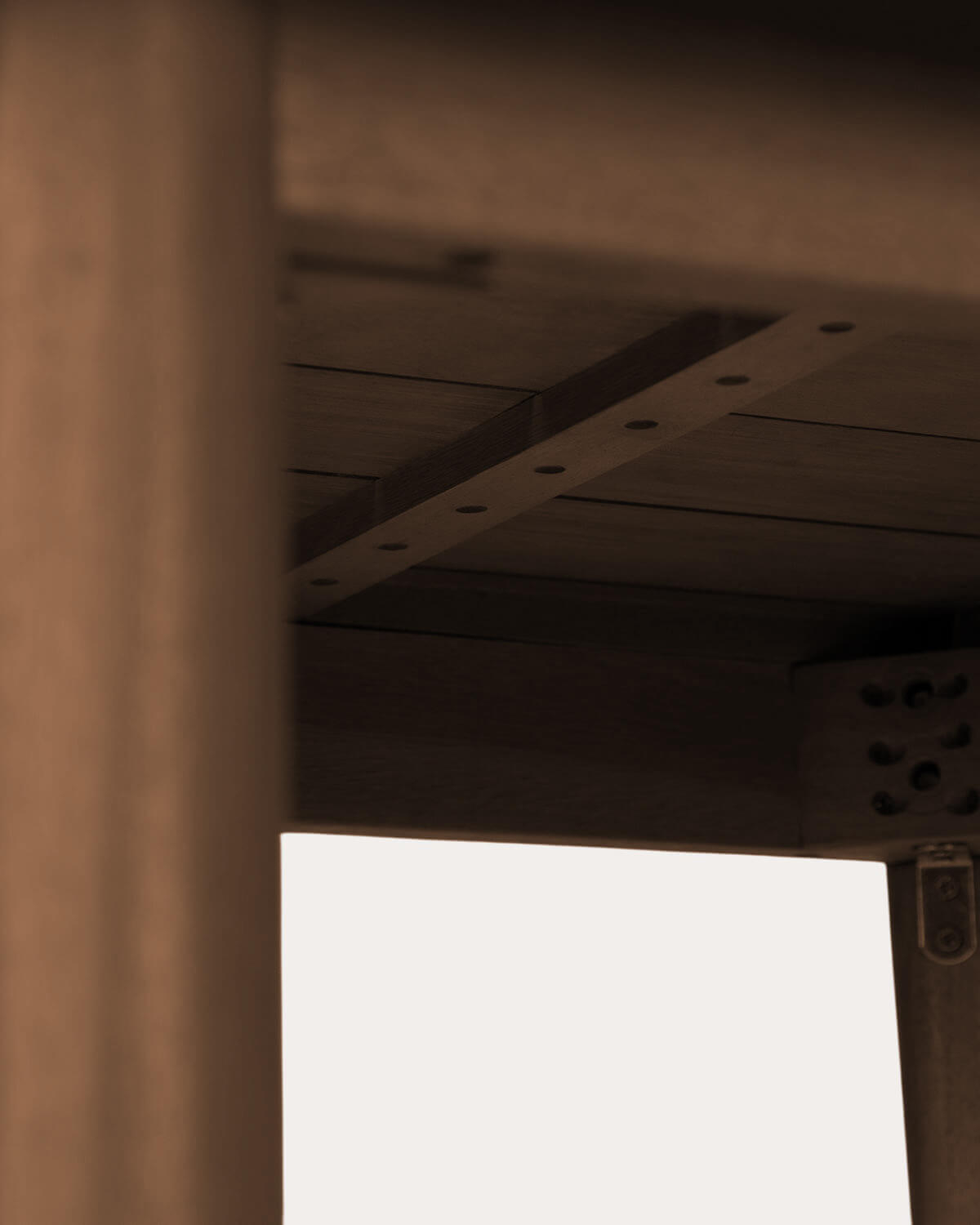 Conjunto de Mesa de Jantar Alta (70x70 cm) e 4 Banquetas Altas em Madeira de Eucalipto e Tecido Edvard, imagem de galeria 6