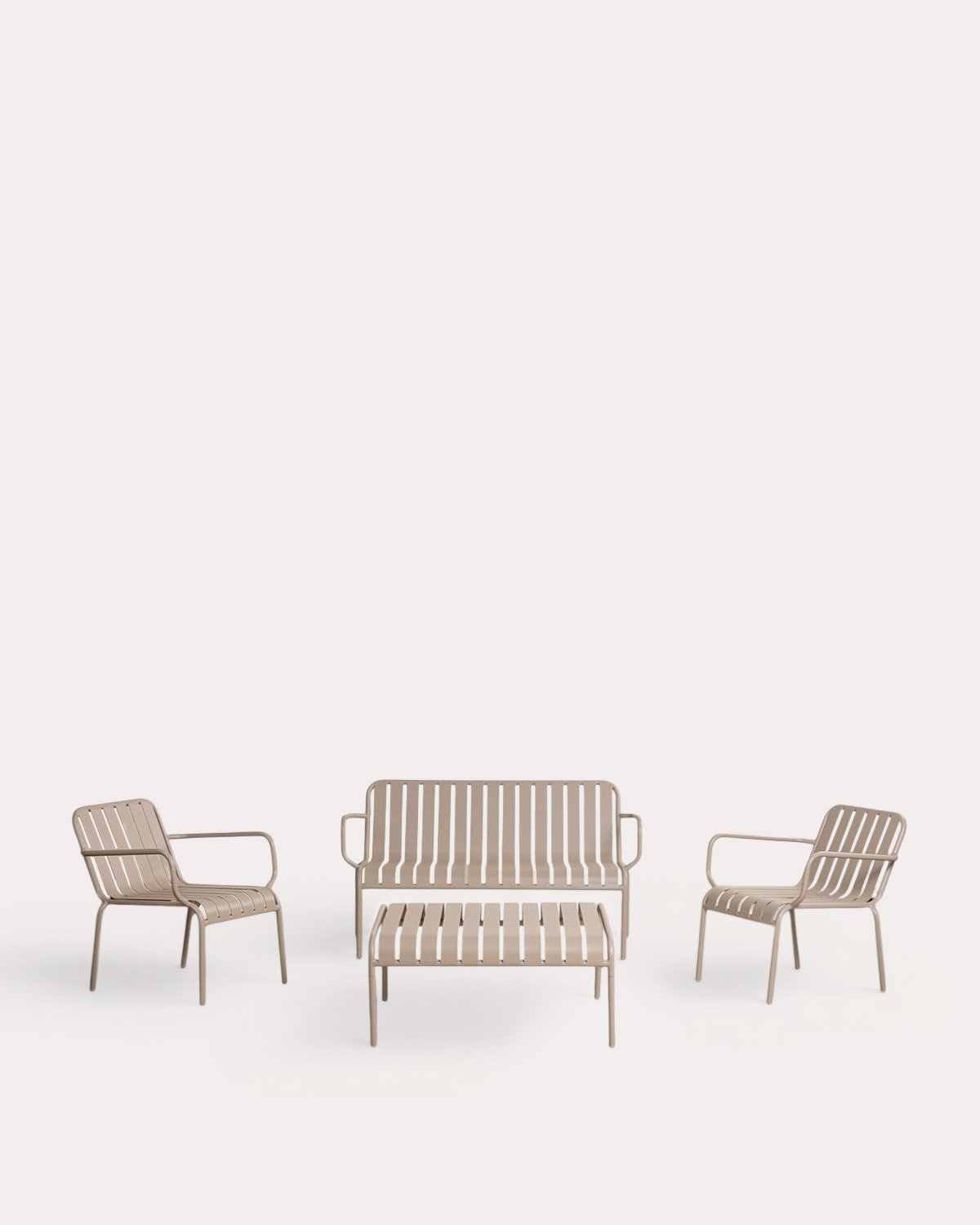 Conjunto de Jardim com Sofá de 2 Pugares, 2 Poltronas e Mesa de Centro de Metal Tavo