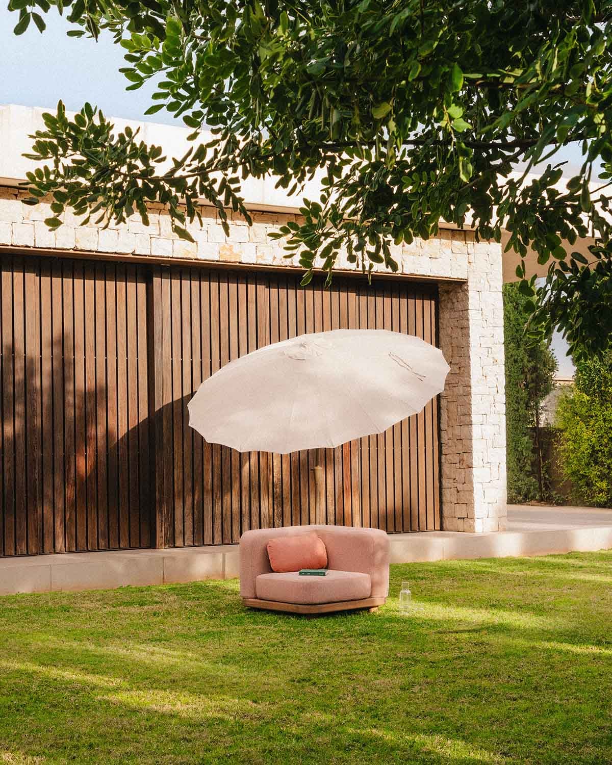 Módulo de Canto em Madeira de Acácia e Tecido para Sofá Modular Redik, imagem de galeria 2