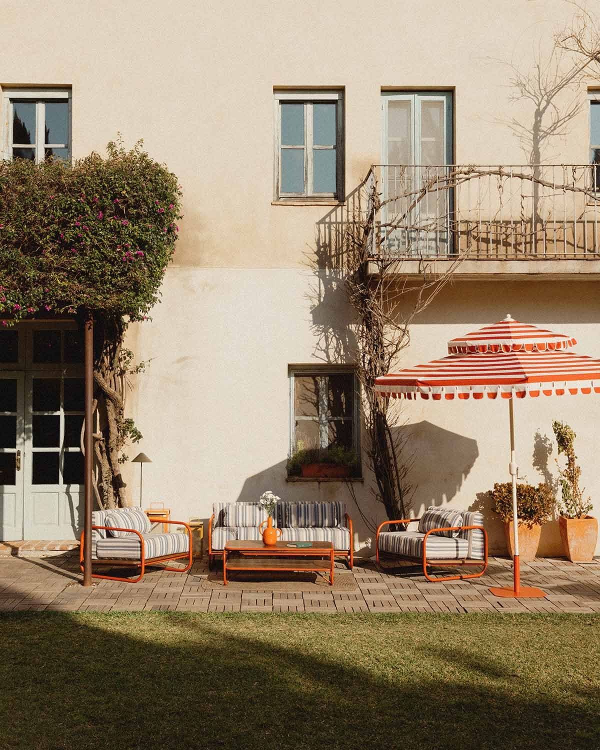 Conjunto de Jardim com Sofá de 2 Lugares, 2 Poltronas e Mesa de Centro em Metal e Tecido Ahrus, imagem de galeria 2