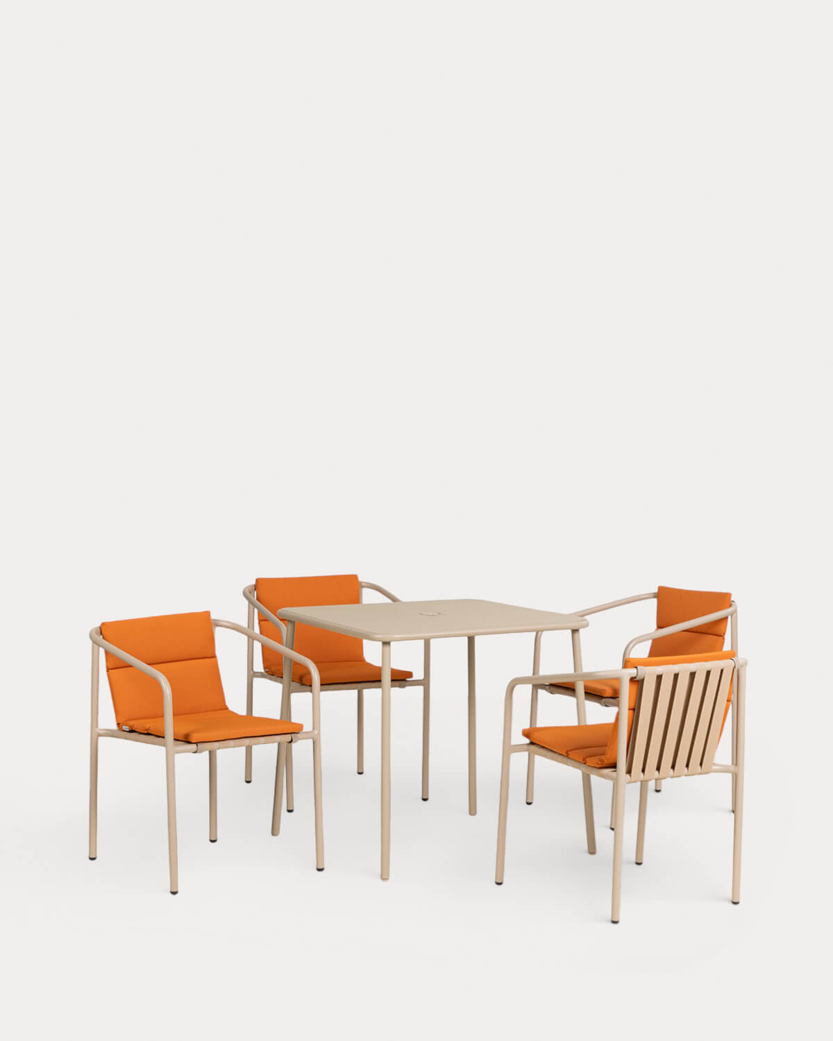 Set de Mesa Quadrada (78x78 cm) Mijail e 4 Cadeiras de Metal Vinke para Uso Externo, imagem de galeria 1