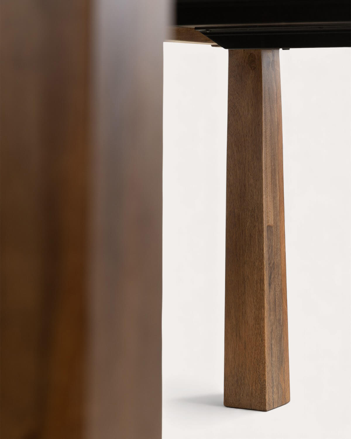 Conjunto de Mesa Retangular (200x100 cm) Brody e 8 Cadeiras de Madeira Tanon para Uso Externo, imagem de galeria 8